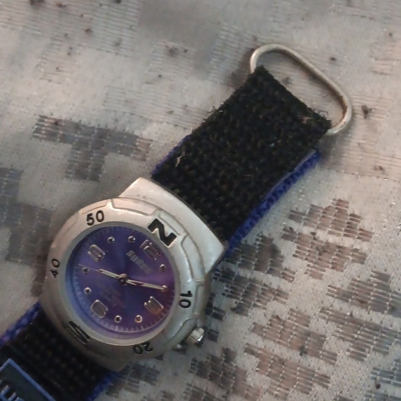 Surge Fast Wrap Sport Watch - Picture 7 of 9